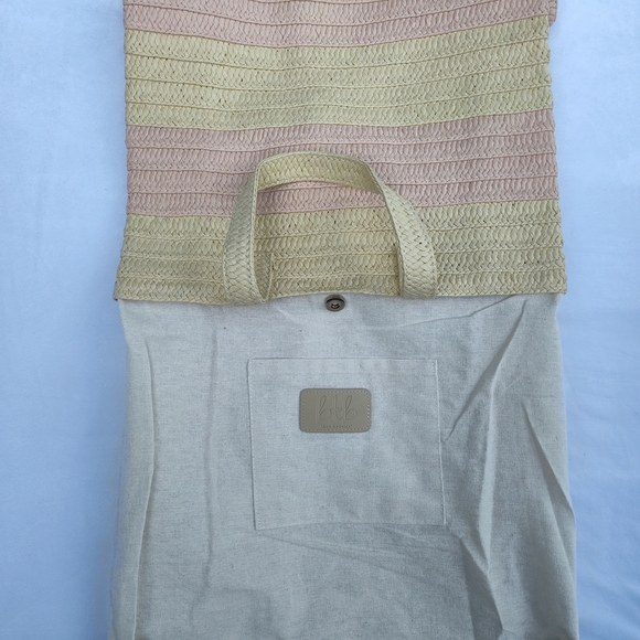 NWOT BTB Los Angeles Bahama Mama Raffia Tote W/Cute Flower Trio - Picture 5 of 7